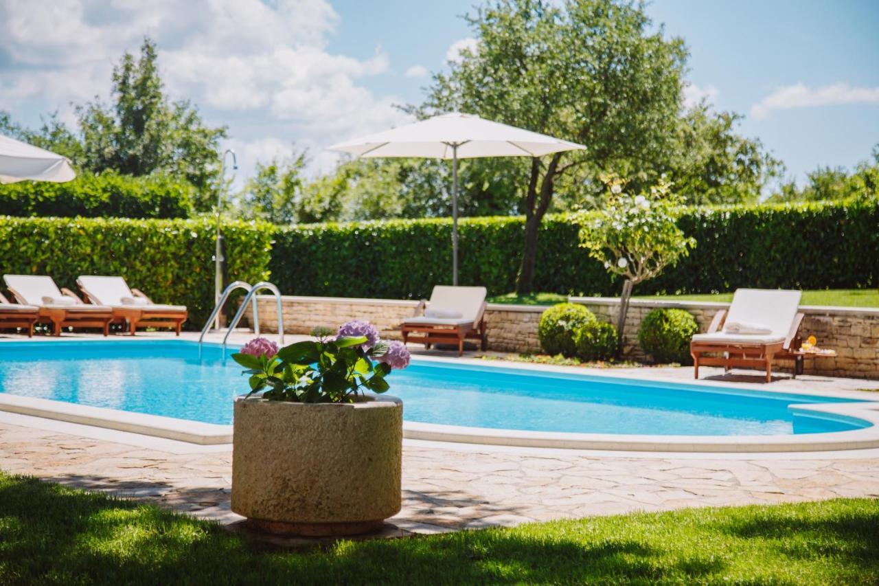Villa Kringa Tinjan Esterno foto