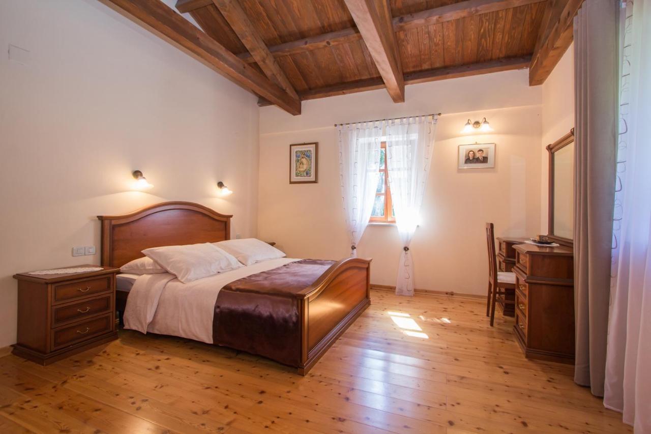 Villa Kringa Tinjan Esterno foto