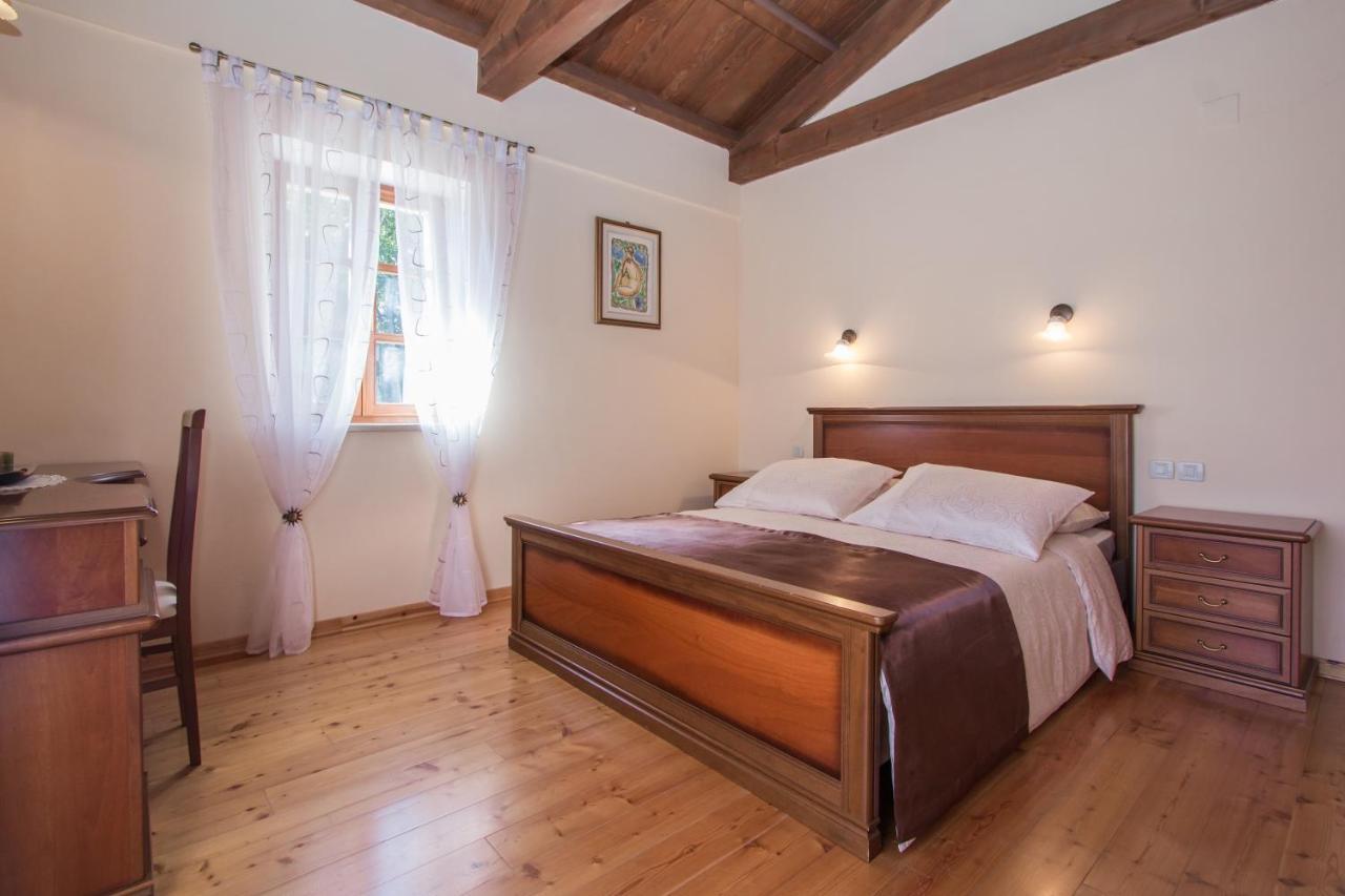 Villa Kringa Tinjan Esterno foto