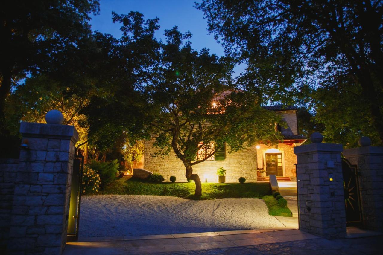 Villa Kringa Tinjan Esterno foto