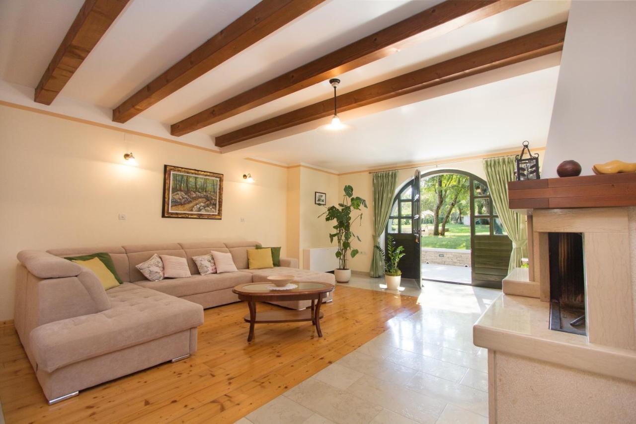 Villa Kringa Tinjan Esterno foto
