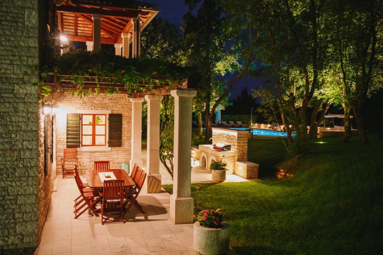 Villa Kringa Tinjan Esterno foto